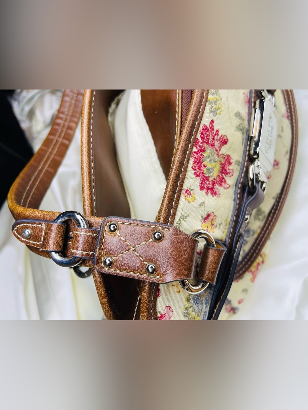 CHAPS | Cream Floral Shoulder Bag with Brown Leather Trim - Picture 8 of 16